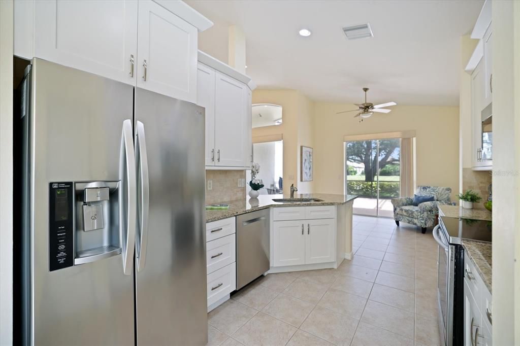 For Sale: $465,000 (2 beds, 2 baths, 1710 Square Feet)