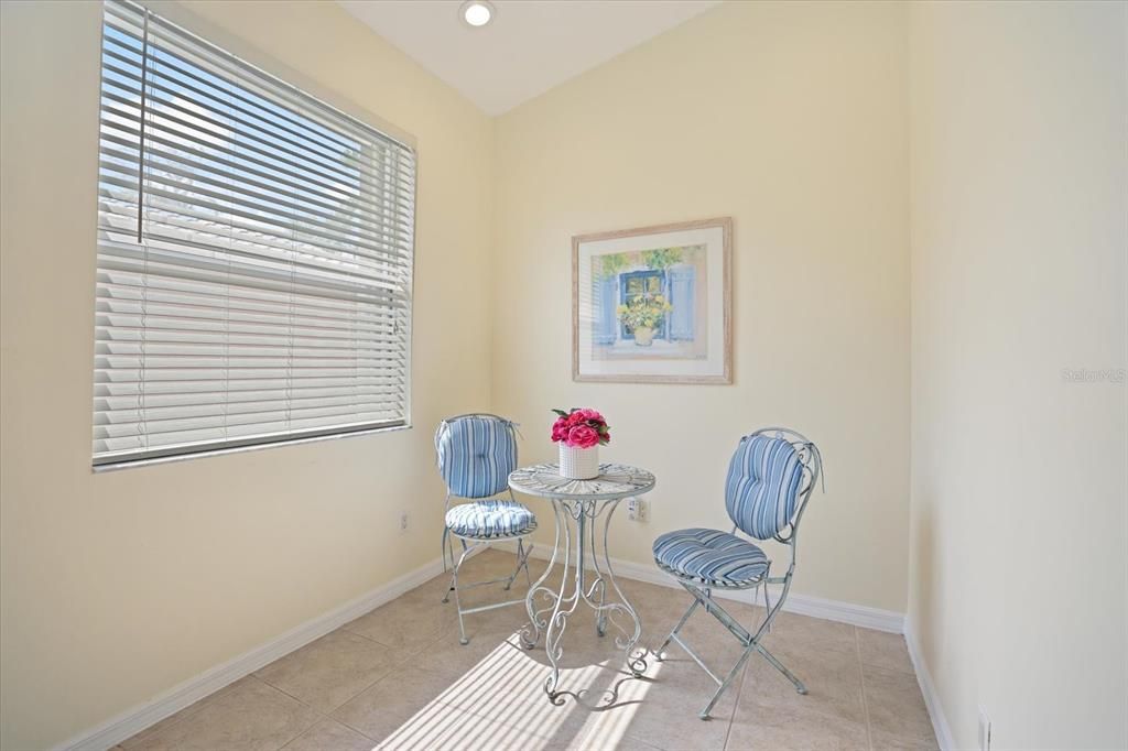 For Sale: $465,000 (2 beds, 2 baths, 1710 Square Feet)