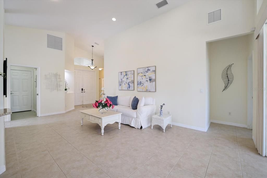 For Sale: $465,000 (2 beds, 2 baths, 1710 Square Feet)