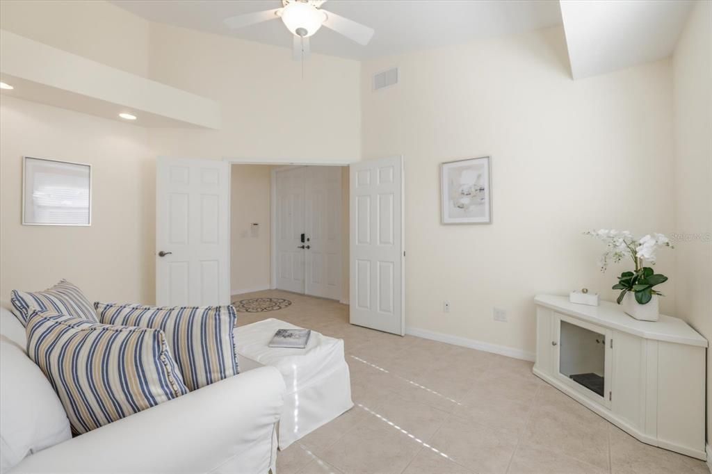For Sale: $465,000 (2 beds, 2 baths, 1710 Square Feet)