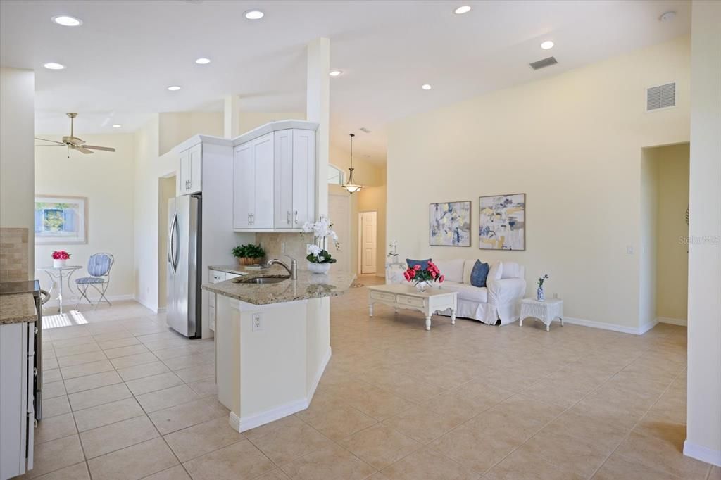 For Sale: $465,000 (2 beds, 2 baths, 1710 Square Feet)