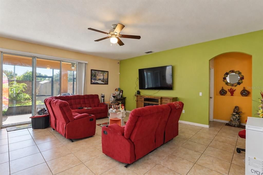 For Sale: $695,500 (6 beds, 3 baths, 4213 Square Feet)