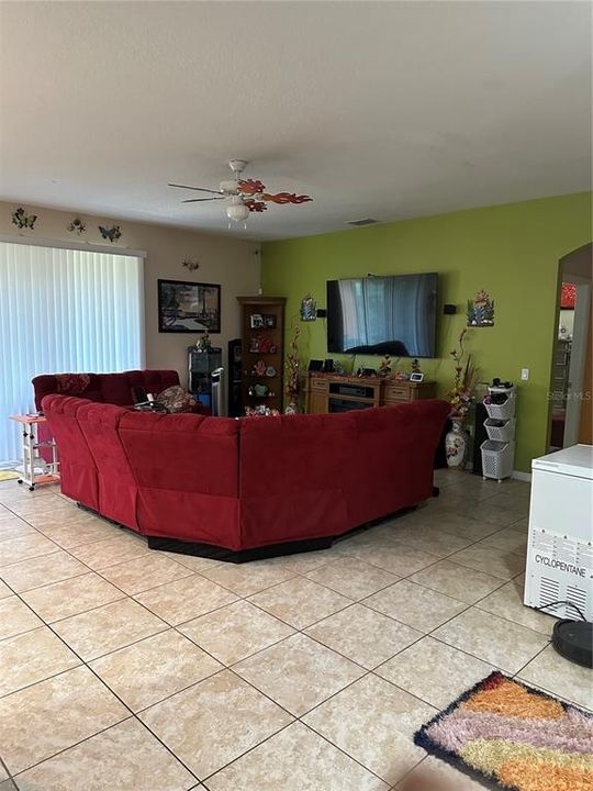 For Sale: $695,500 (6 beds, 3 baths, 4213 Square Feet)