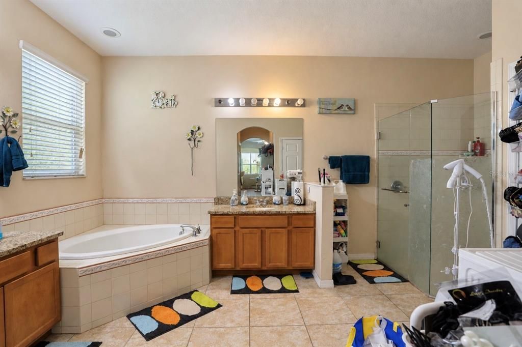 For Sale: $695,500 (6 beds, 3 baths, 4213 Square Feet)