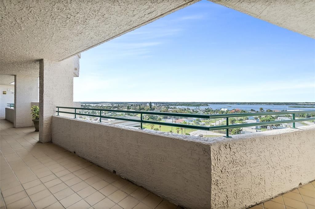 For Sale: $649,000 (3 beds, 3 baths, 2072 Square Feet)
