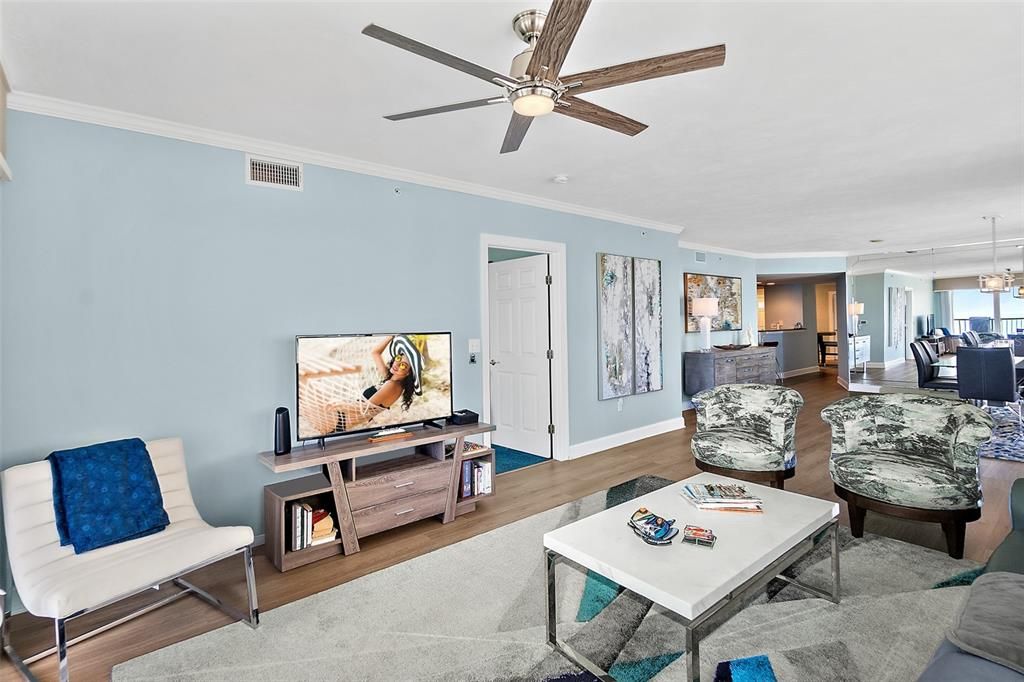 For Sale: $649,000 (3 beds, 3 baths, 2072 Square Feet)