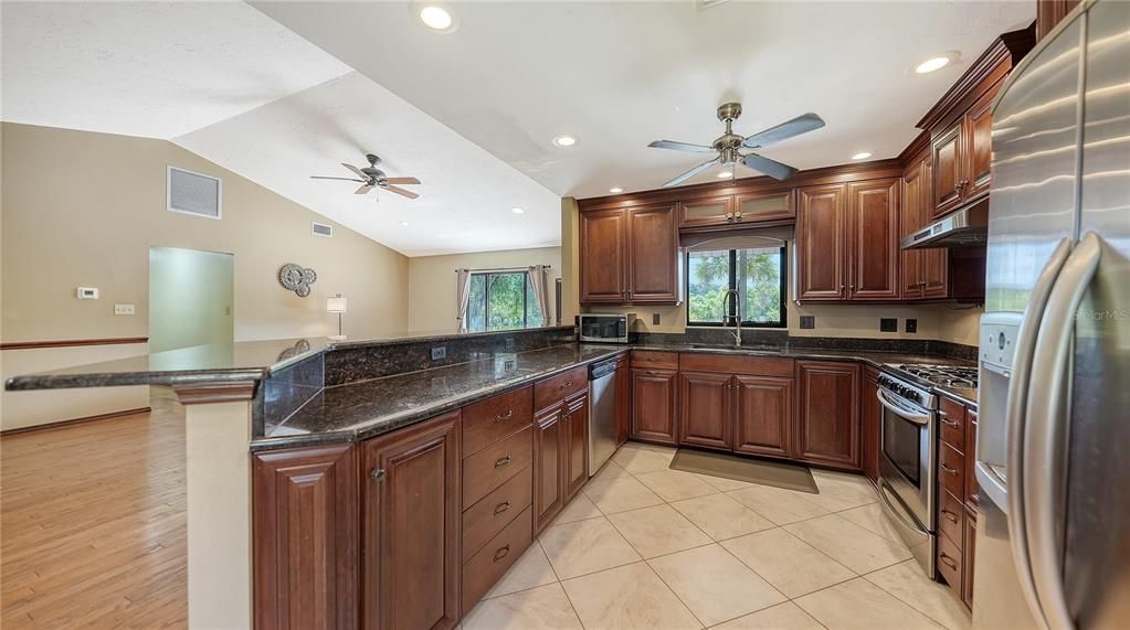 For Sale: $525,000 (3 beds, 2 baths, 1611 Square Feet)