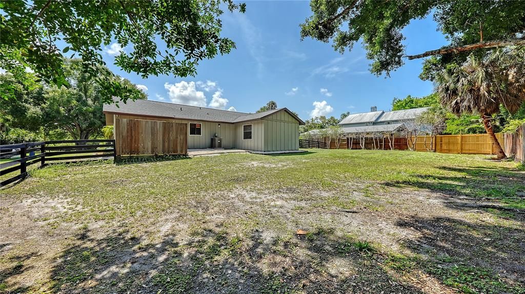 For Sale: $525,000 (3 beds, 2 baths, 1611 Square Feet)