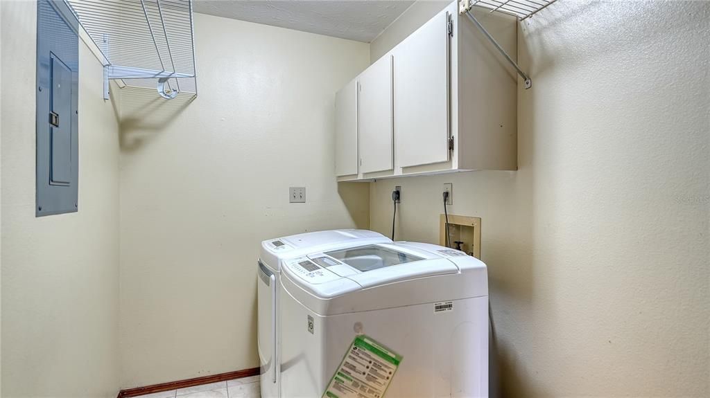 For Sale: $525,000 (3 beds, 2 baths, 1611 Square Feet)