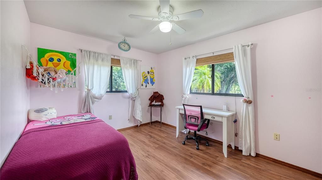 For Sale: $525,000 (3 beds, 2 baths, 1611 Square Feet)