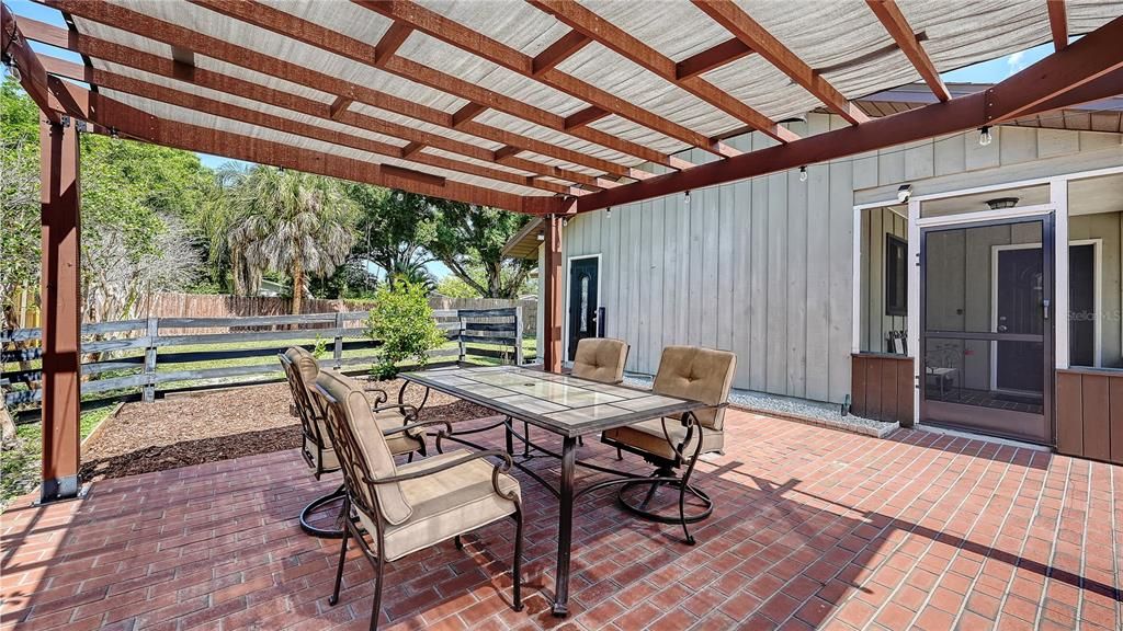 For Sale: $525,000 (3 beds, 2 baths, 1611 Square Feet)