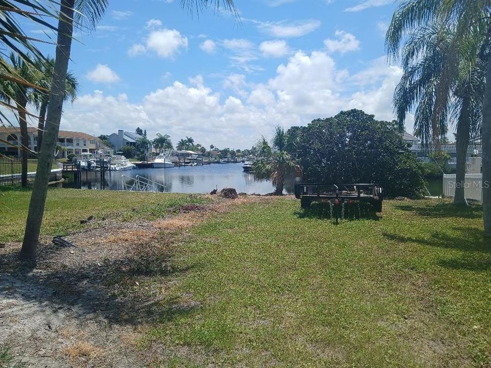 待售: $375,000 (0.29 acres)