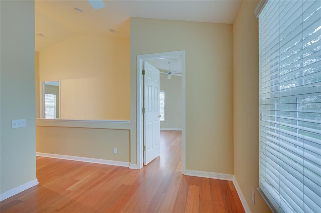 For Rent: $2,150 (2 beds, 1 baths, 1271 Square Feet)