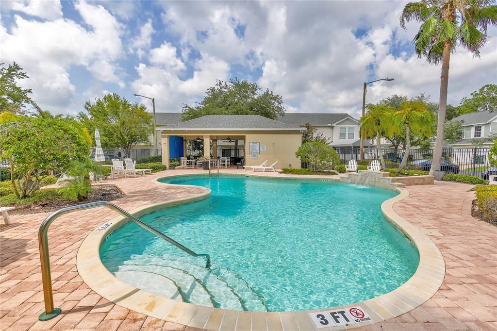 For Rent: $2,150 (2 beds, 1 baths, 1271 Square Feet)
