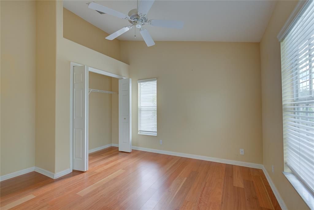 For Rent: $2,150 (2 beds, 1 baths, 1271 Square Feet)