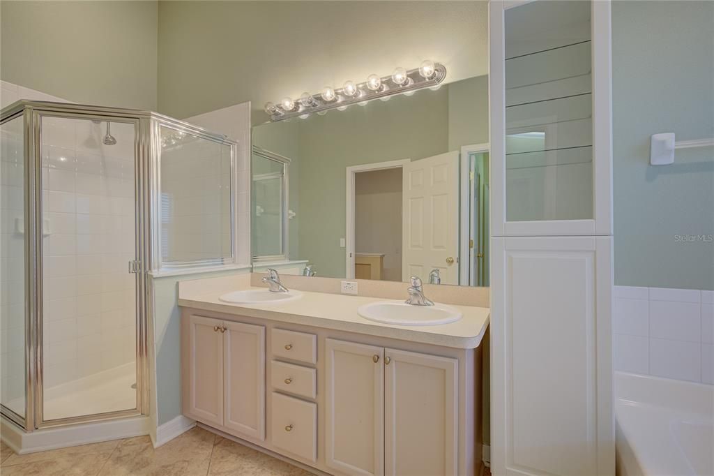 For Rent: $2,150 (2 beds, 1 baths, 1271 Square Feet)