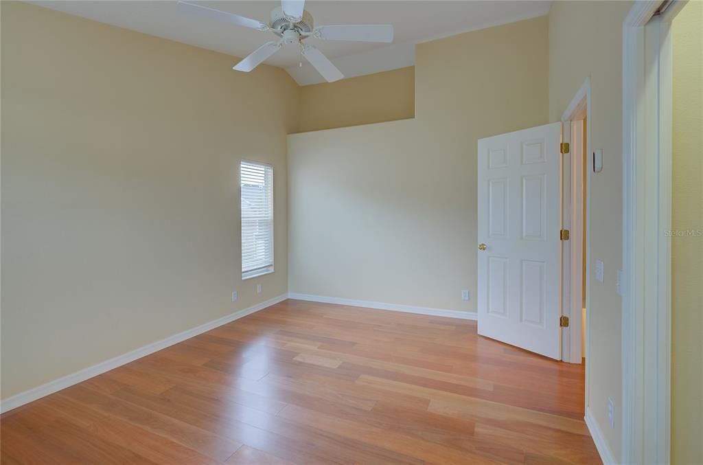 For Rent: $2,150 (2 beds, 1 baths, 1271 Square Feet)