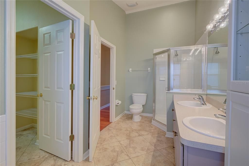 For Rent: $2,150 (2 beds, 1 baths, 1271 Square Feet)