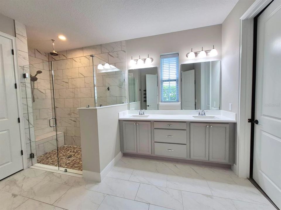 For Rent: $4,200 (4 beds, 3 baths, 2694 Square Feet)