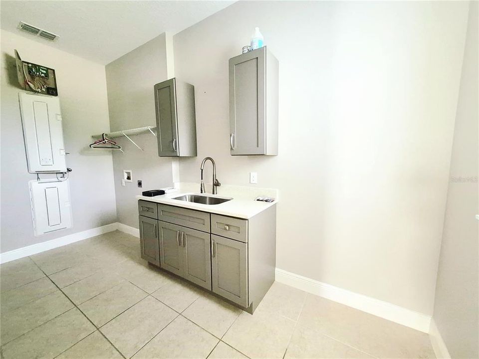 For Rent: $4,200 (4 beds, 3 baths, 2694 Square Feet)