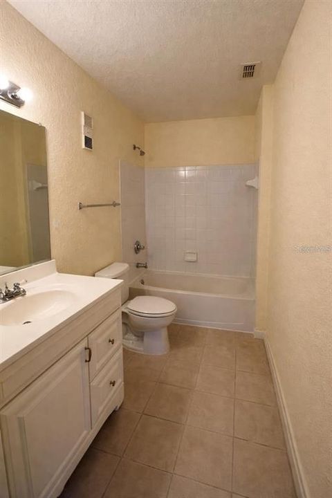 For Rent: $1,900 (3 beds, 2 baths, 1352 Square Feet)