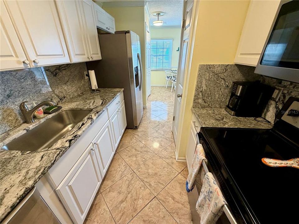 For Rent: $1,800 (1 beds, 1 baths, 562 Square Feet)