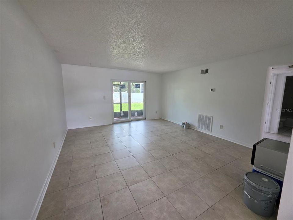 For Sale: $49,900 (2 beds, 1 baths, 720 Square Feet)