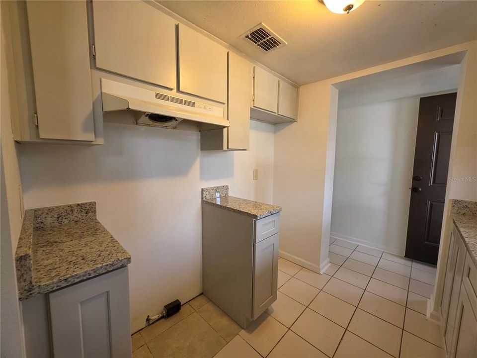 For Sale: $49,900 (2 beds, 1 baths, 720 Square Feet)