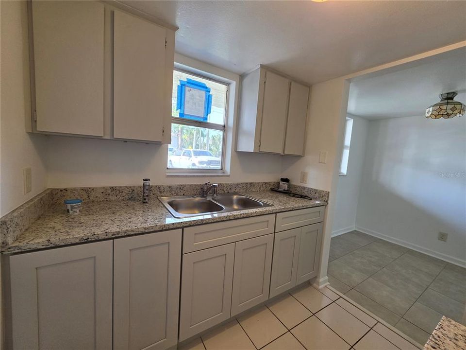 For Sale: $49,900 (2 beds, 1 baths, 720 Square Feet)