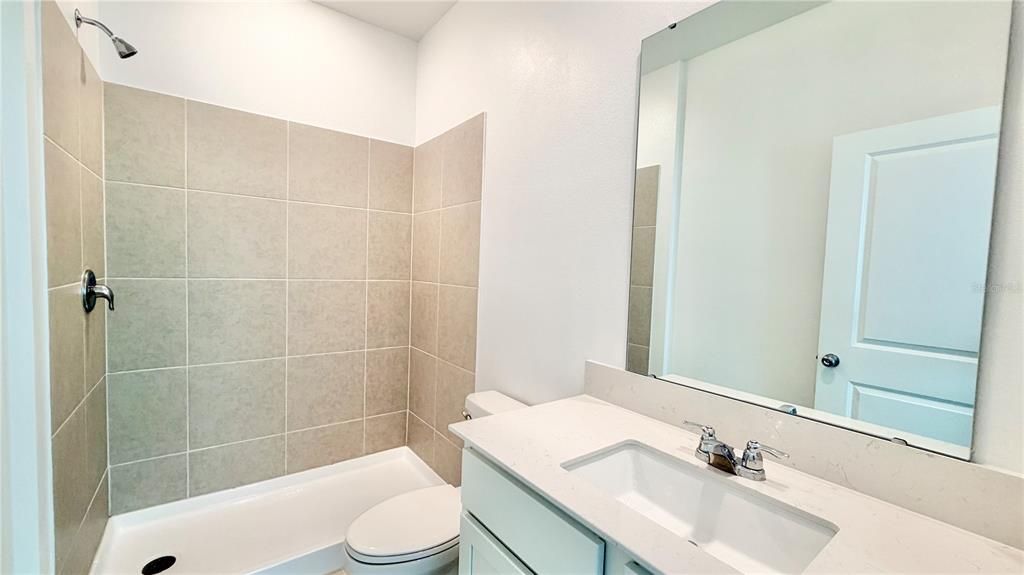 В аренду: $900 (1 спален, 1 ванн, 2109 Квадратных фут)