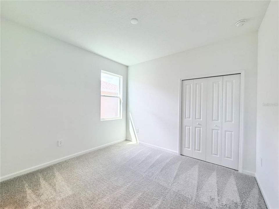 В аренду: $900 (1 спален, 1 ванн, 2109 Квадратных фут)