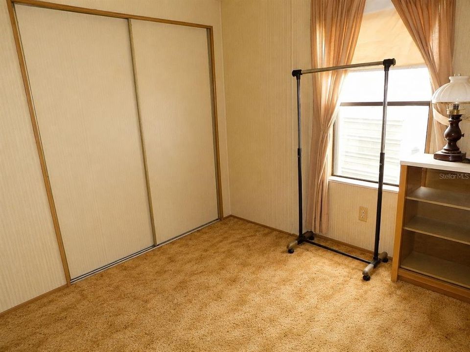 For Sale: $200,000 (3 beds, 2 baths, 1512 Square Feet)