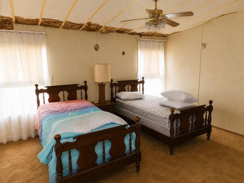 For Sale: $200,000 (3 beds, 2 baths, 1512 Square Feet)