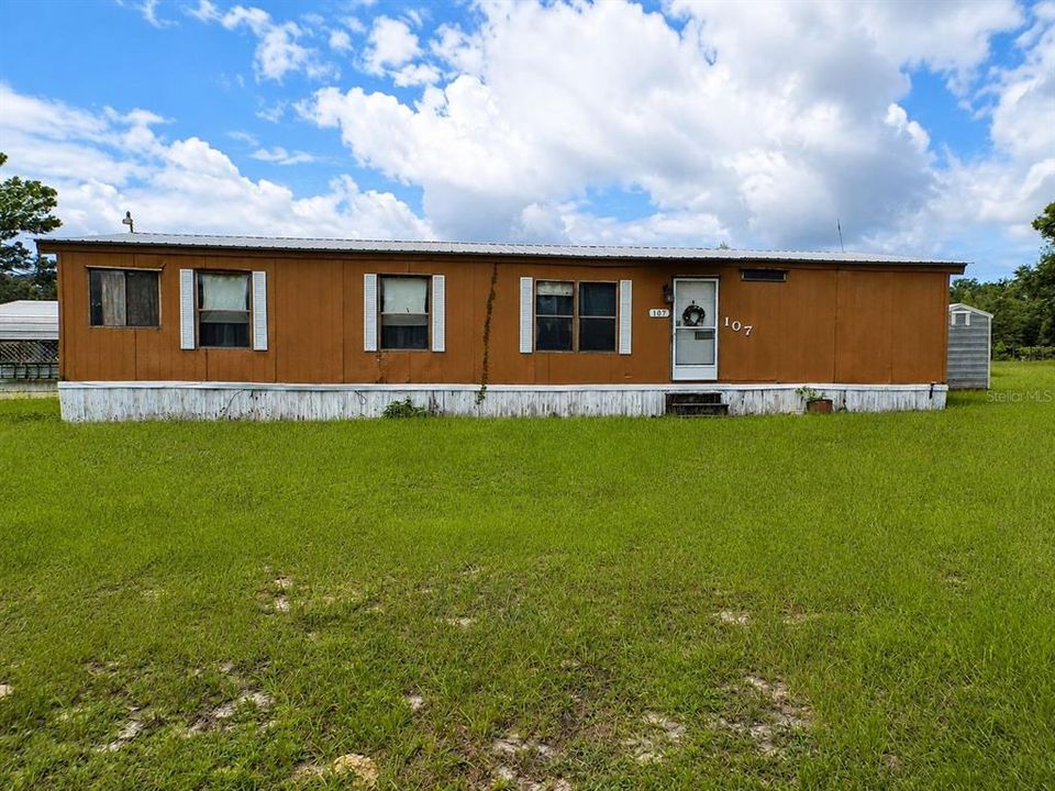 For Sale: $200,000 (3 beds, 2 baths, 1512 Square Feet)