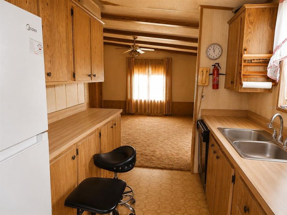 For Sale: $200,000 (3 beds, 2 baths, 1512 Square Feet)