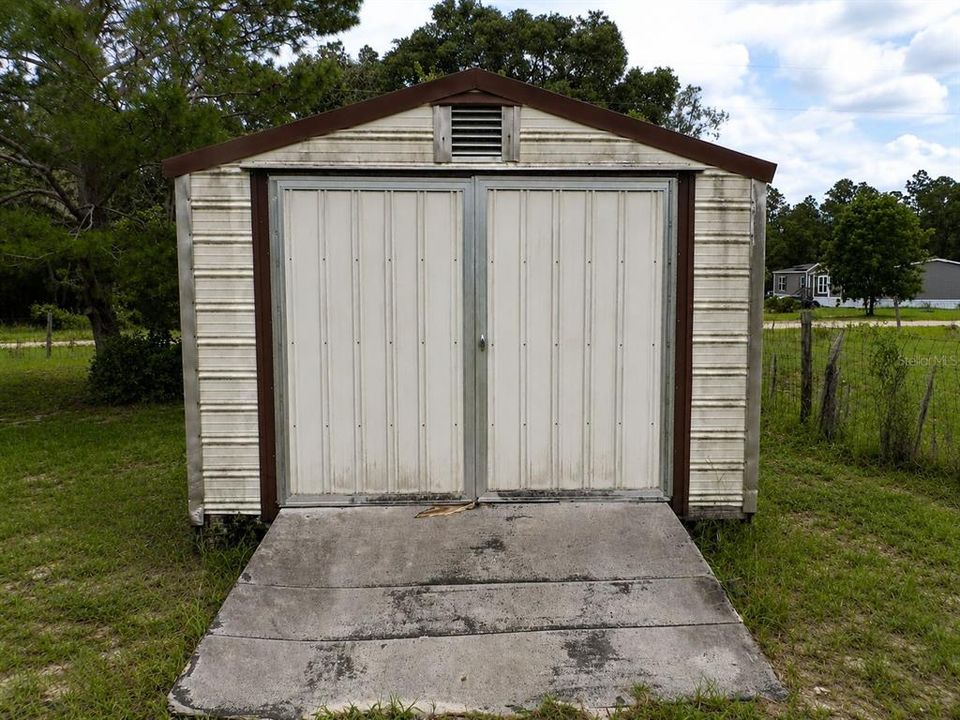 For Sale: $200,000 (3 beds, 2 baths, 1512 Square Feet)