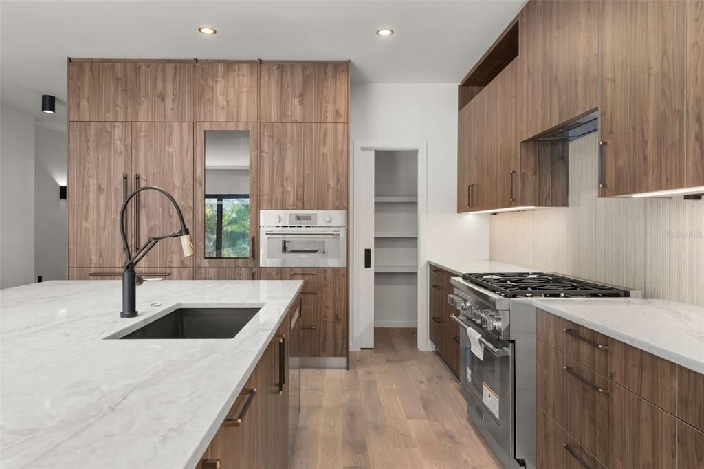 For Sale: $2,799,000 (5 beds, 4 baths, 3128 Square Feet)