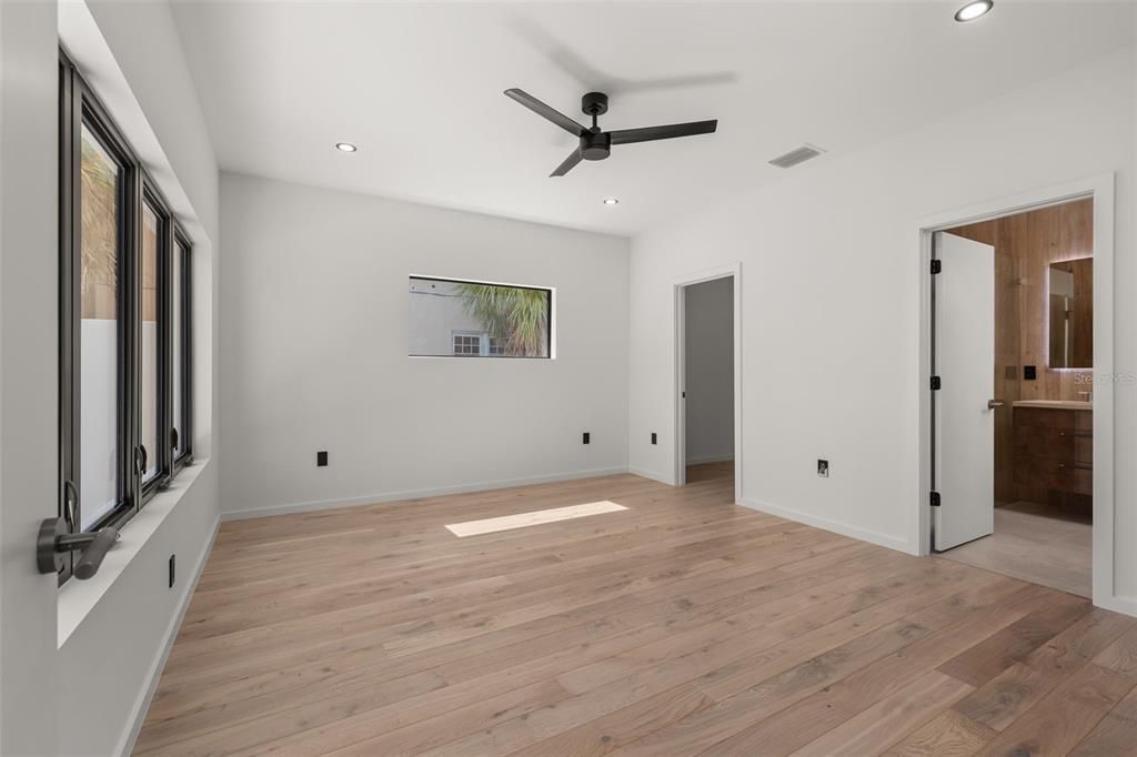 For Sale: $2,799,000 (5 beds, 4 baths, 3128 Square Feet)