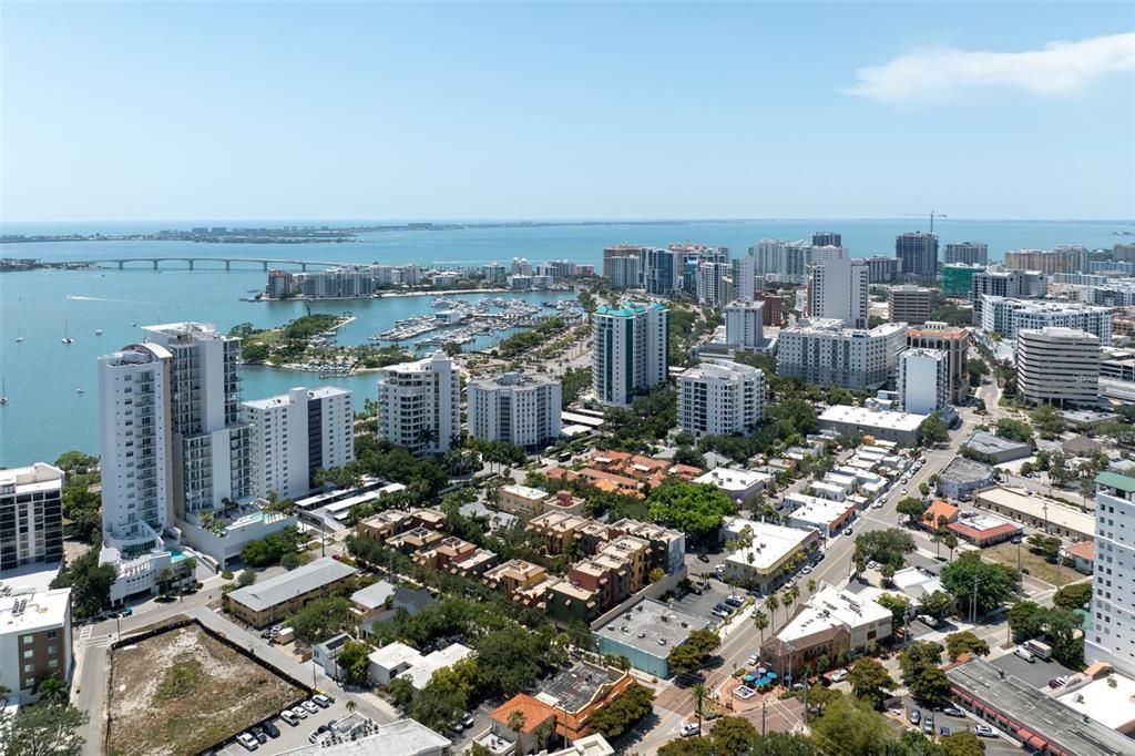 For Sale: $2,799,000 (5 beds, 4 baths, 3128 Square Feet)