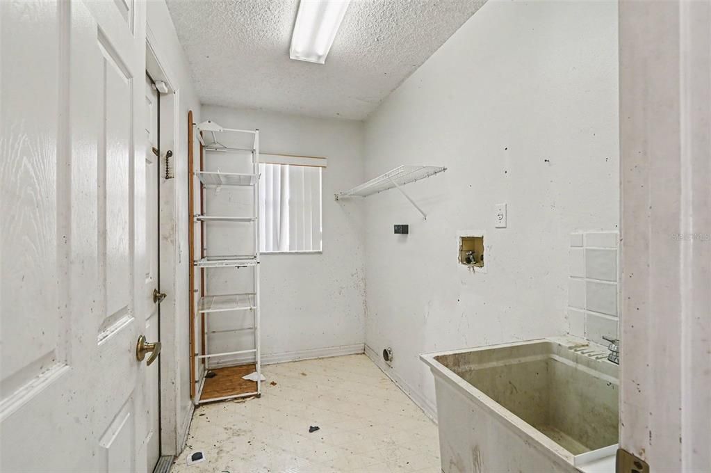 На продажу: $349,950 (4 спален, 2 ванн, 2308 Квадратных фут)