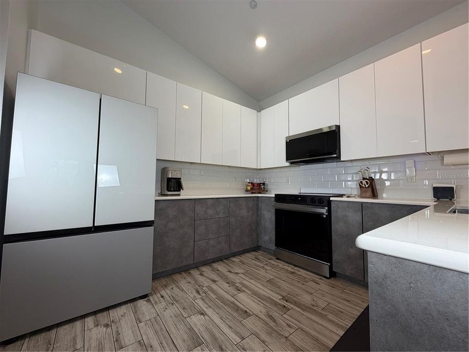 В аренду: $4,800 (4 спален, 3 ванн, 2406 Квадратных фут)