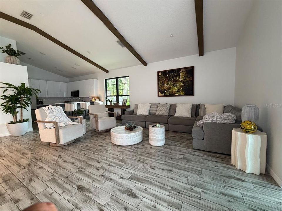 В аренду: $4,800 (4 спален, 3 ванн, 2406 Квадратных фут)