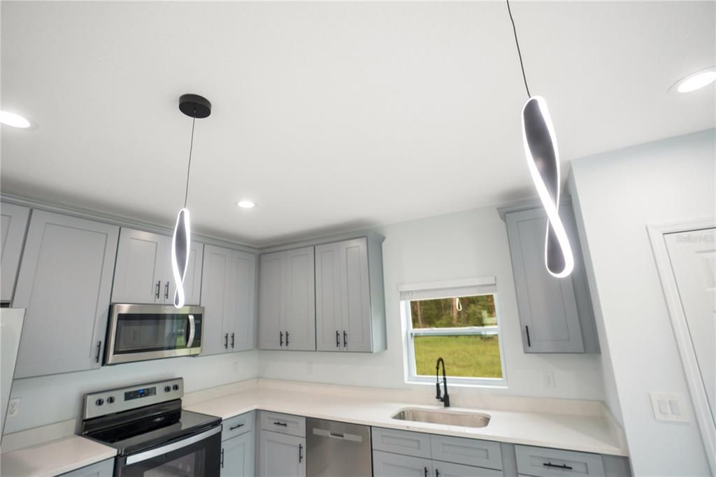 На продажу: $369,999 (3 спален, 2 ванн, 1600 Квадратных фут)