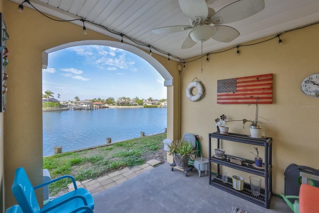 En Venta: $595,000 (3 camas, 2 baños, 2841 Pies cuadrados)