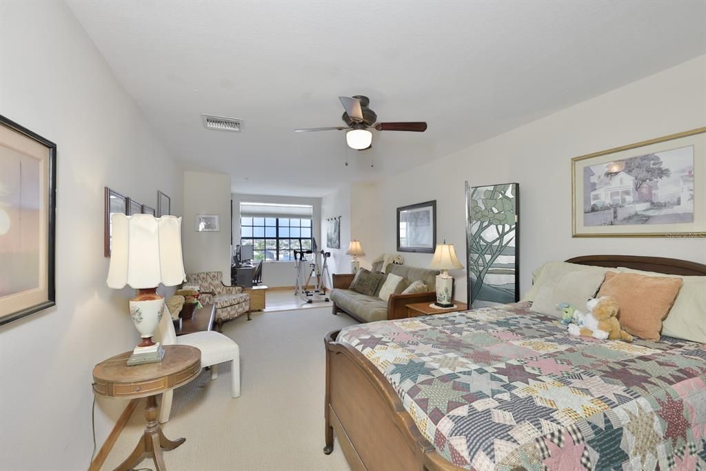 En Venta: $595,000 (3 camas, 2 baños, 2841 Pies cuadrados)