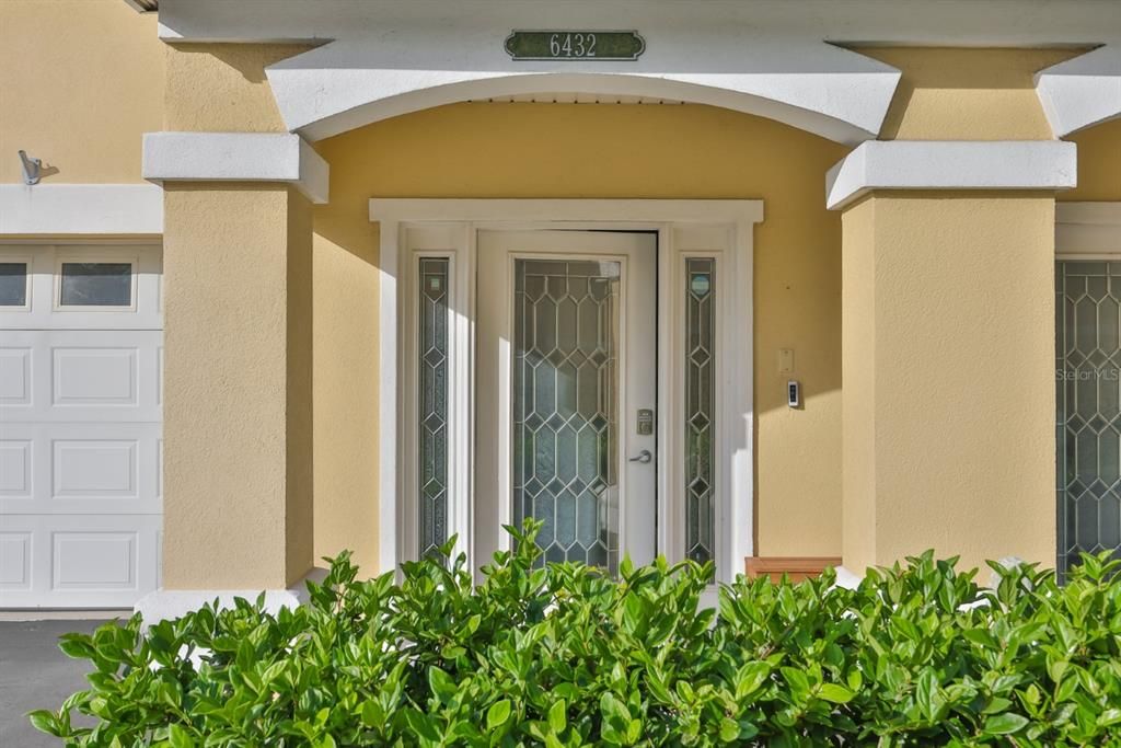 En Venta: $595,000 (3 camas, 2 baños, 2841 Pies cuadrados)