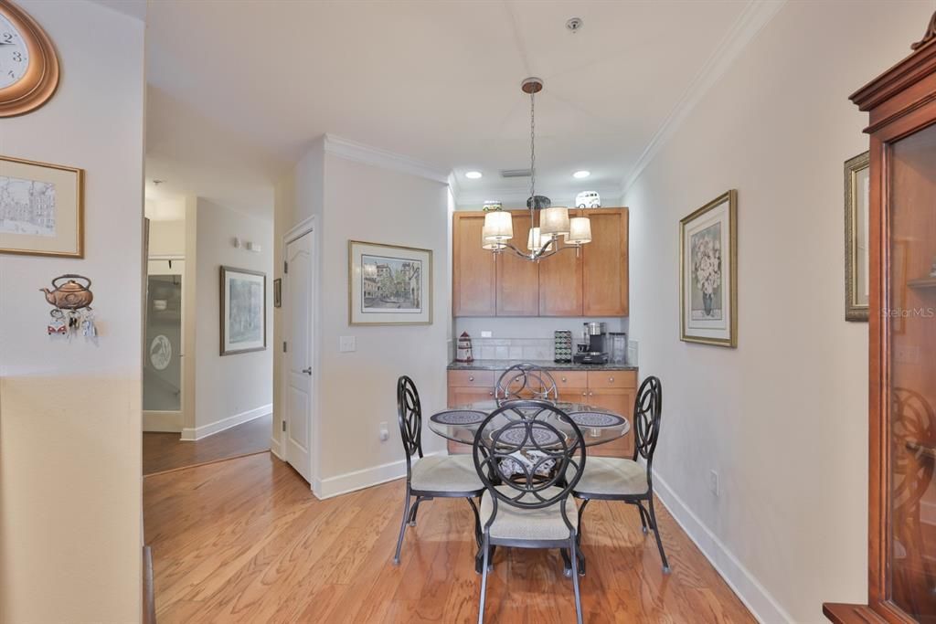 En Venta: $595,000 (3 camas, 2 baños, 2841 Pies cuadrados)