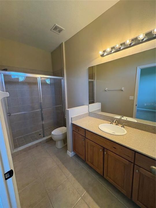 For Rent: $2,250 (3 beds, 2 baths, 1327 Square Feet)