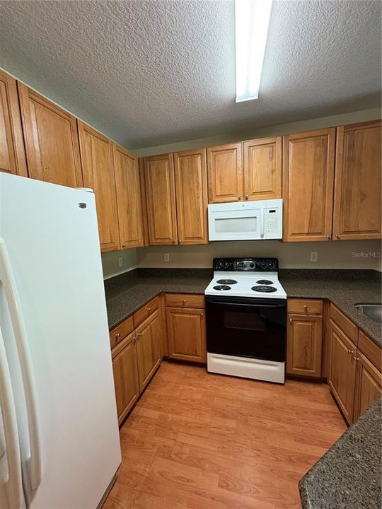 For Rent: $2,250 (3 beds, 2 baths, 1327 Square Feet)