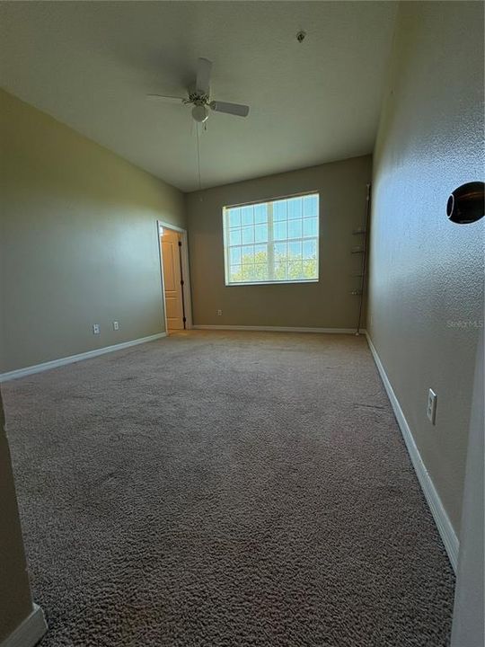 For Rent: $2,250 (3 beds, 2 baths, 1327 Square Feet)